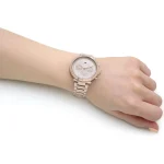 ⁦ساعة تومي هيلفيغر للنساء 1782347⁩ - الصورة ⁦7⁩