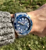 ⁦ساعة أوميجا (SEAMASTER DIVER) للرجال 210.30.42.20.03.001⁩ - الصورة ⁦13⁩