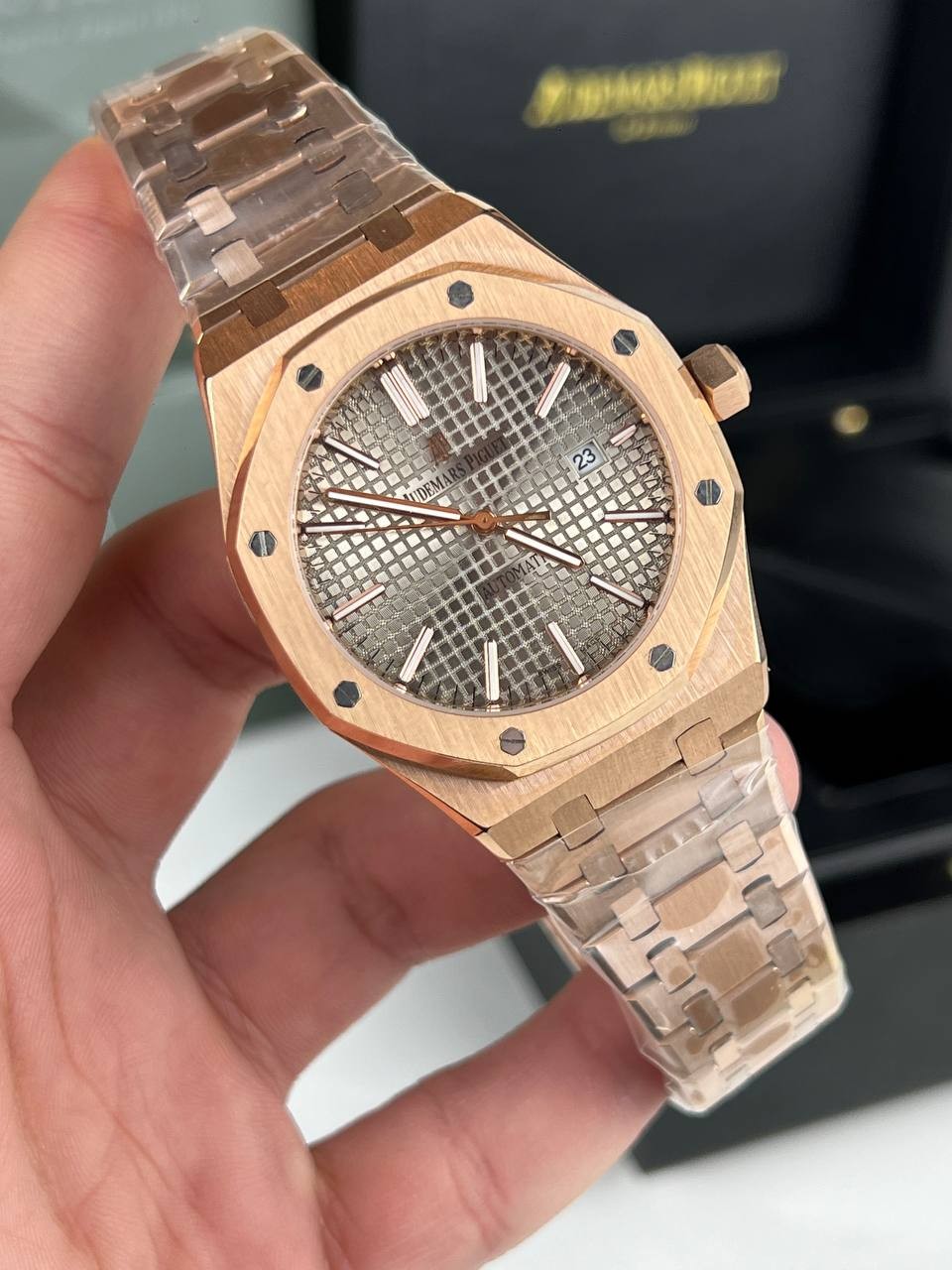 5895286447546681787 ساعة أوديمار بيجيه (رويال أوك) للنساء - Image 1