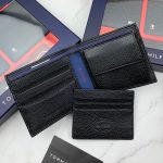 ⁦طقم مكون من محفظه وكراته وماداليه تومي هيلفيغر للرجال⁩ - الصورة ⁦2⁩