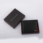 محفظة من تومي هيلفيغر للرجال جلد أسود - Image 3