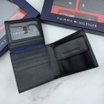 طقم مكون من محفظه وكراته وماداليه تومي هيلفيغر للرجال - Image 6