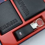 طقم مكون من محفظه وكراته وماداليه تومي هيلفيغر للرجال - Image 7