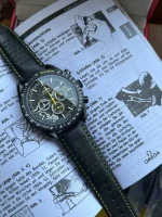 ⁦ساعه من OMEGA 007 تعمل بعدادات بلون اسود وسير جلد اسود⁩ - الصورة ⁦3⁩