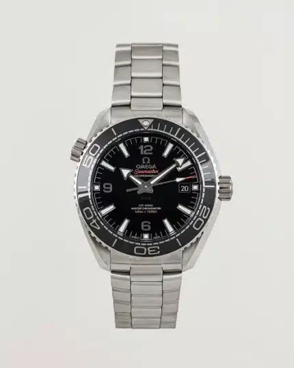 ساعه من007 OMEGA بلون مينا اسود وسير فضي من الستانليس ستيل