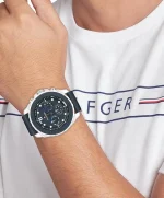 ⁦Tommy Hilfiger 1710687 Men's Multifunction Analogue Quartz Watch with Silicone Strap Storm Blue⁩ - الصورة ⁦3⁩