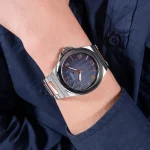 ⁦Vinyl Men’s Two Tone Silver Tone Analog Quartz Stainless Steel Watch GW0789G4 - 44mm⁩ - الصورة ⁦6⁩