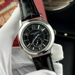 ⁦ساعة باتيك فيليب Patek Philippe رجالي ناوتيلوس Nautilus بميناء أسود⁩ - الصورة ⁦2⁩