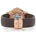 ⁦ساعة باتيك فيليب Patek Philippe رجالي أكوانوت Aquanaut ذهبي وردي⁩ - الصورة ⁦5⁩