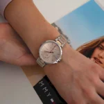 ⁦ساعة تومى هيلفيغر للنساء 1782127⁩ - الصورة ⁦5⁩